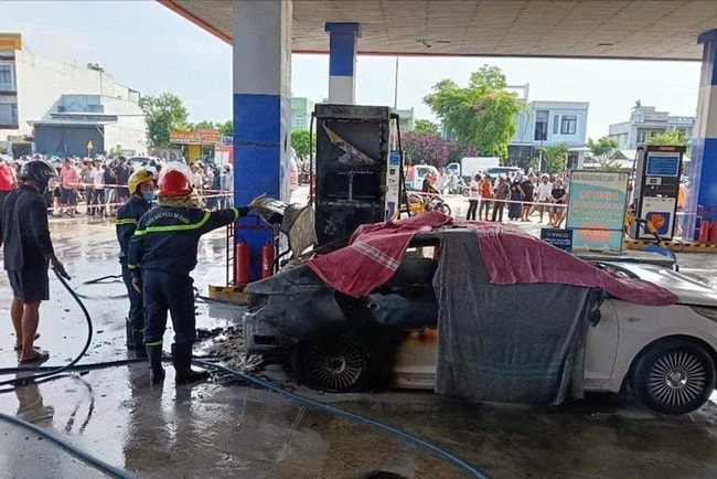 Vì sao chở pin, ắc quy trong ô tô ngày nắng nóng dễ gây cháy nổ?- Ảnh 2.