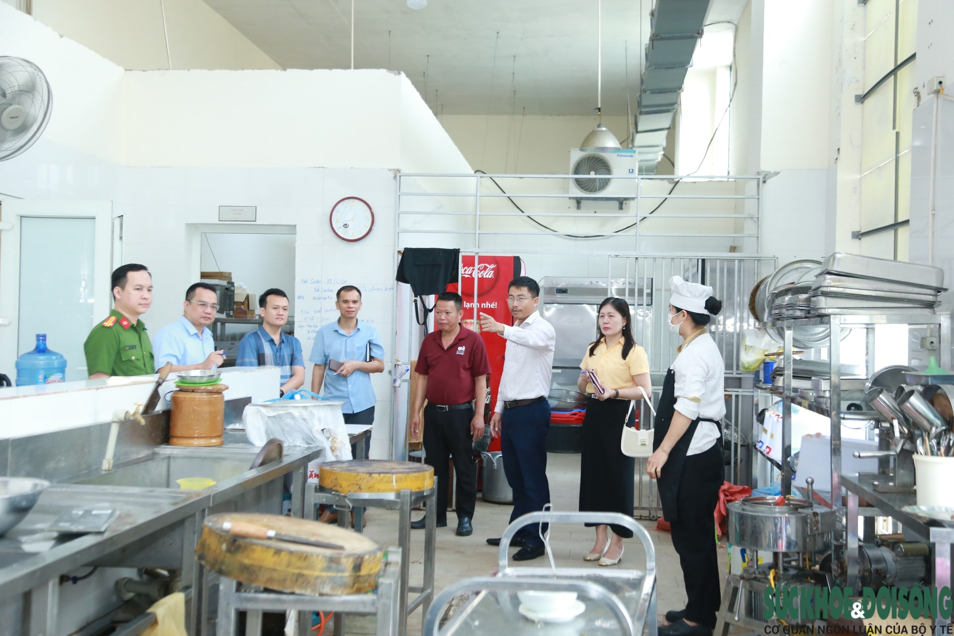 Không để 'kiểm tra xong lại vi phạm' an toàn thực phẩm- Ảnh 1.