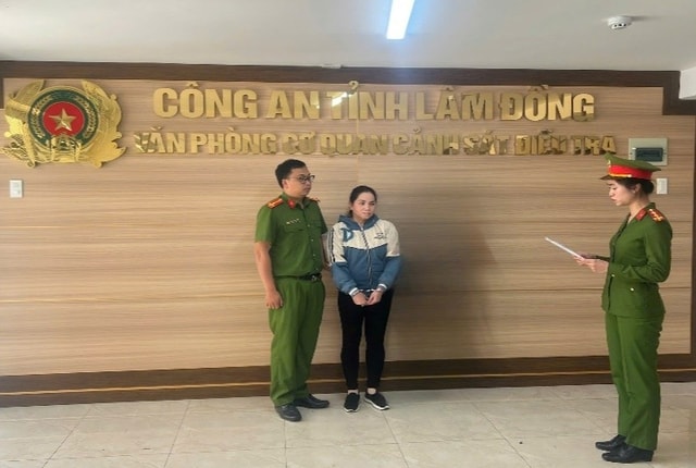 Người phụ nữ U70 ở Lâm Đồng làm giả 'sổ đỏ' lừa đảo hơn 500 triệu đồng- Ảnh 1.