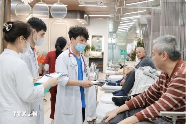 Tuyển sinh đại học năm 2026: Học phí khối ngành y dược tăng mạnh- Ảnh 1.