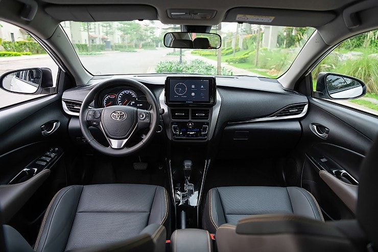 Nội thất Toyota Vios 2026 với màn hình cảm ứng trung tâm lớn hơn