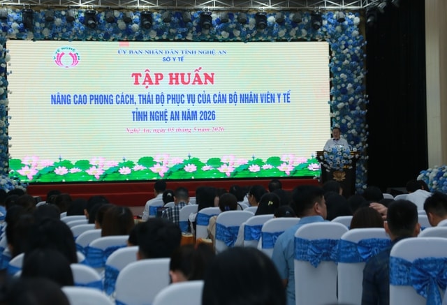 Y tế Nghệ An đổi mới phong cách phục vụ, lấy người bệnh làm trung tâm- Ảnh 1.