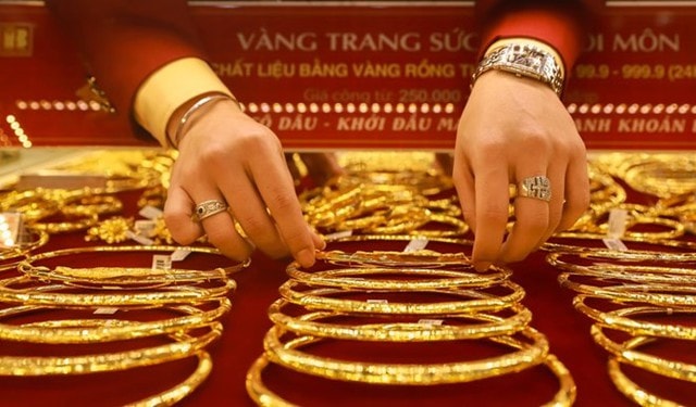Chốt giá vàng hôm nay ngày 5/5 đảo chiều giảm rất mạnh- Ảnh 1.