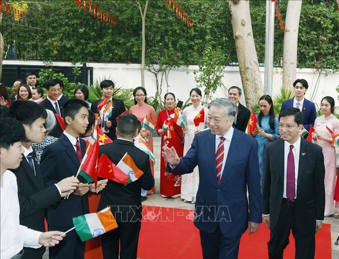Tổng Bí thư, Chủ tịch nước Tô Lâm gặp gỡ cộng đồng người Việt Nam tại Ấn Độ- Ảnh 2.