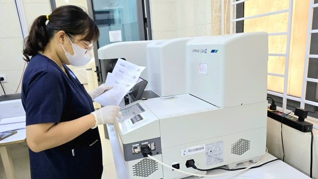 Bệnh viện Phổi Nghệ An làm chủ kỹ thuật xét nghiệm hiện đại, rút ngắn thời gian chẩn đoán và điều trị- Ảnh 3.