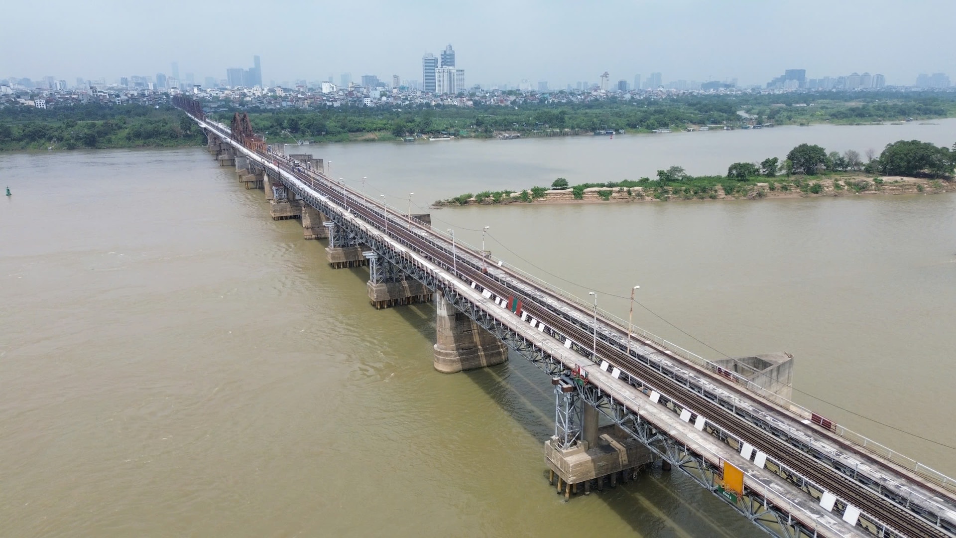 Sau hơn 30 ngày thi công, diện mạo cầu Long Biên hiện ra sao?- Ảnh 9.