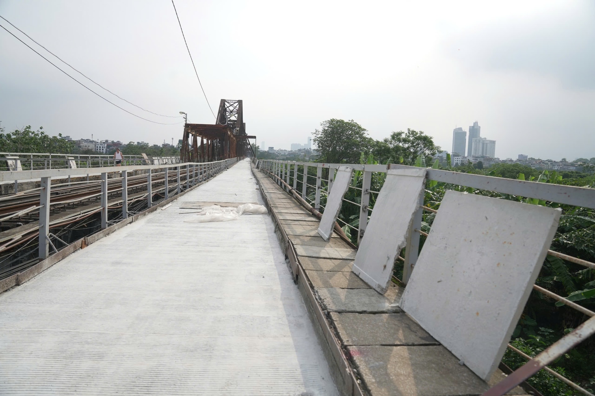 Sau hơn 30 ngày thi công, diện mạo cầu Long Biên hiện ra sao?- Ảnh 8.