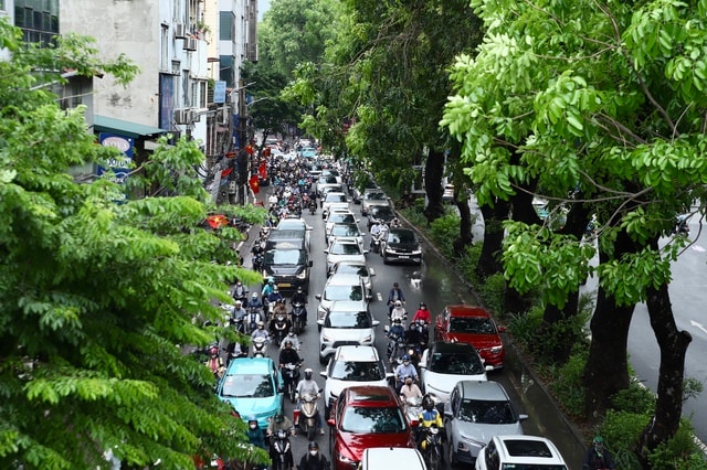 Lộ trình hạn chế xe xăng của Hà Nội sẽ được thực hiện thế nào, người dân cần chuẩn bị gì?- Ảnh 2.