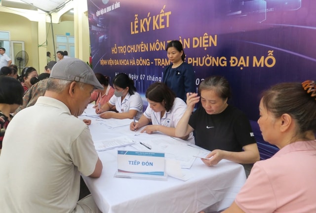 3 bệnh viện ở Hà Nội 'tiếp sức' cho Trạm Y tế phường Đại Mỗ- Ảnh 3.
