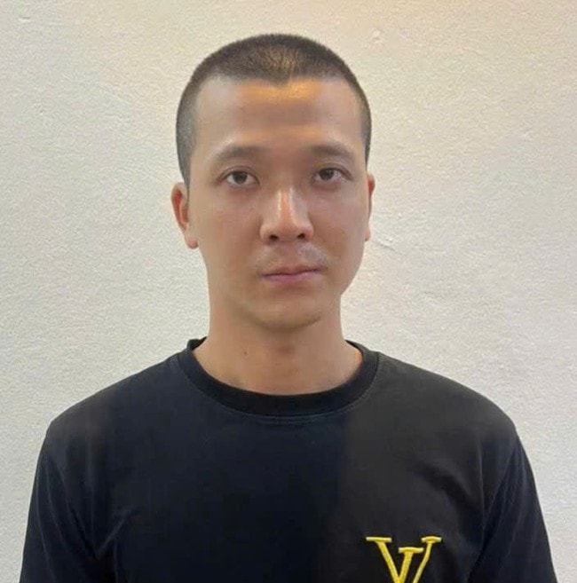 Bắt tài xế xe ôm dùng dao đe dọa đôi vợ chồng để ép trả thêm tiền- Ảnh 1. Bắt tài xế xe ôm dùng dao đe dọa đôi vợ chồng để ép trả thêm tiền- Ảnh 1.