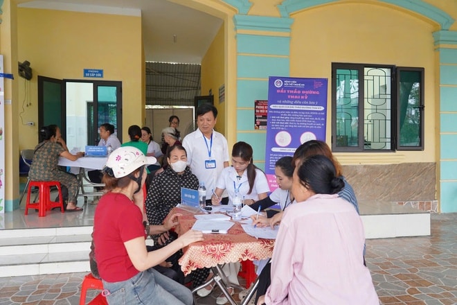 Đưa y tế đến gần dân, phát hiện sớm hàng nghìn trường hợp cónguy cơ sức khoẻ - Ảnh 1.