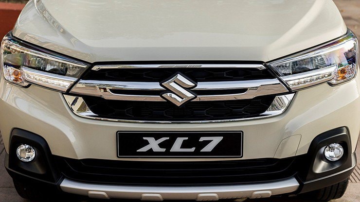 Cụm đèn pha LED trên Suzuki XL7 Hybrid