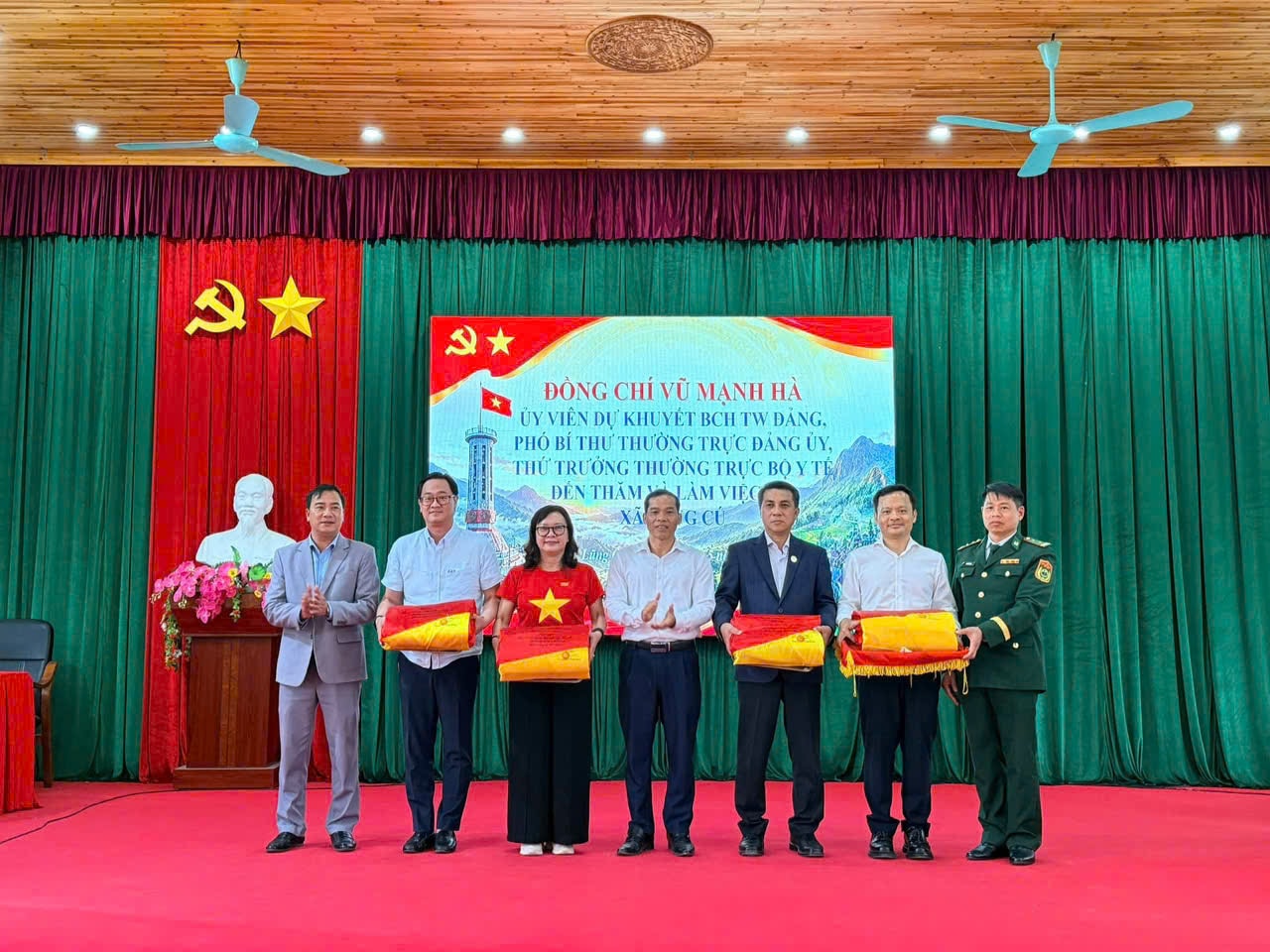 Lan tỏa tinh thần phòng bệnh từ sớm, từ xa nơi vùng biên Tổ quốc- Ảnh 6. Lan tỏa tinh thần phòng bệnh từ sớm, từ xa nơi vùng biên Tổ quốc- Ảnh 6.