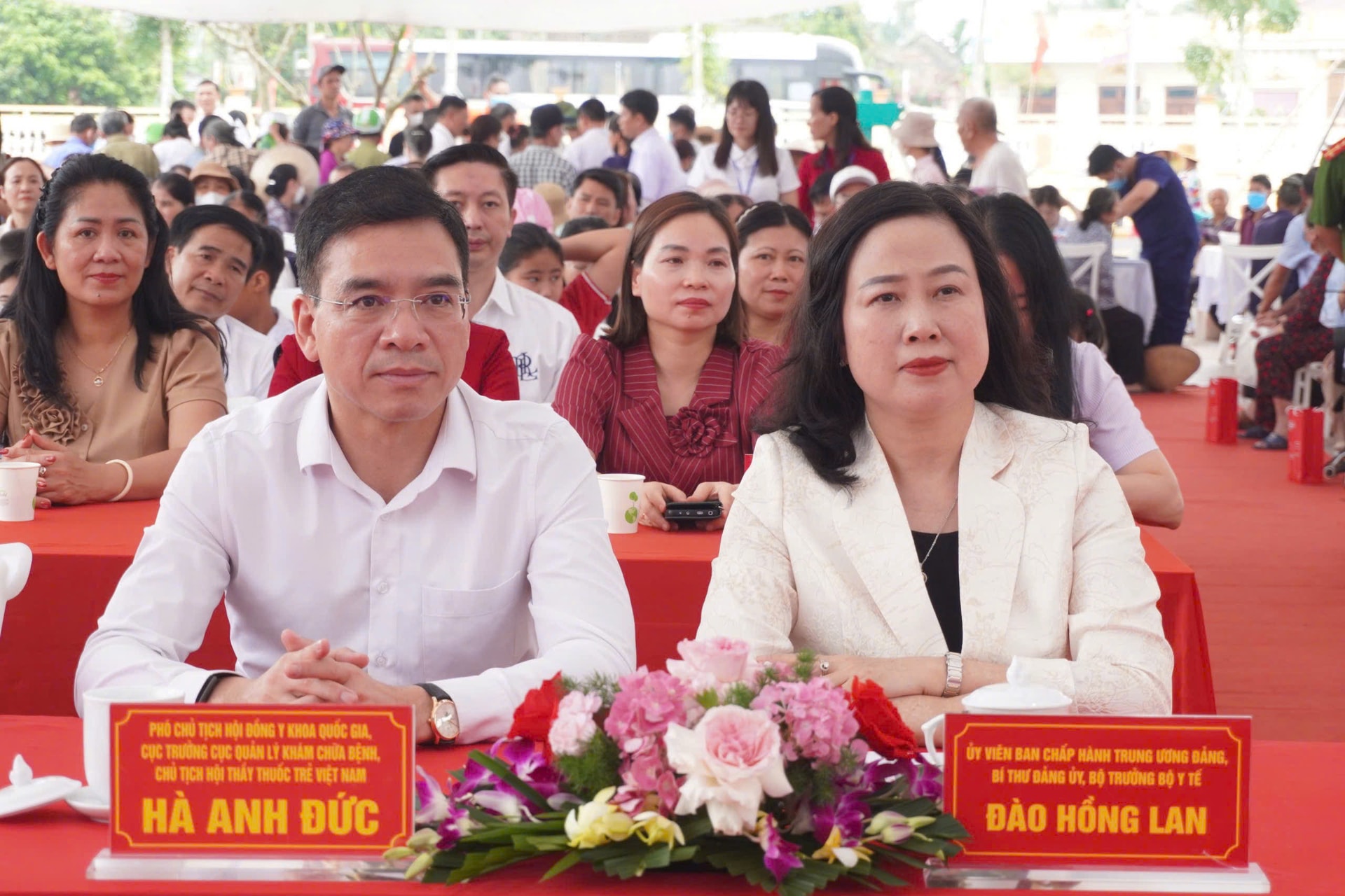 Bộ trưởng Đào Hồng Lan dự chương trình khám bệnh miễn phí 'Vì một Việt Nam khỏe mạnh hơn 2026' tại Hải Phòng- Ảnh 3. Bộ trưởng Đào Hồng Lan dự chương trình khám bệnh miễn phí 'Vì một Việt Nam khỏe mạnh hơn 2026' tại Hải Phòng- Ảnh 3.