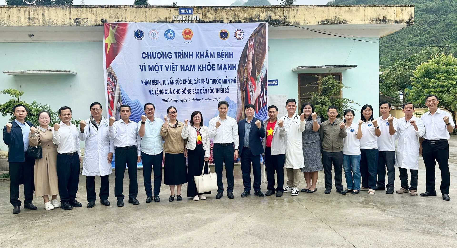 Lan tỏa tinh thần phòng bệnh từ sớm, từ xa nơi vùng biên Tổ quốc- Ảnh 17. Lan tỏa tinh thần phòng bệnh từ sớm, từ xa nơi vùng biên Tổ quốc- Ảnh 17.
