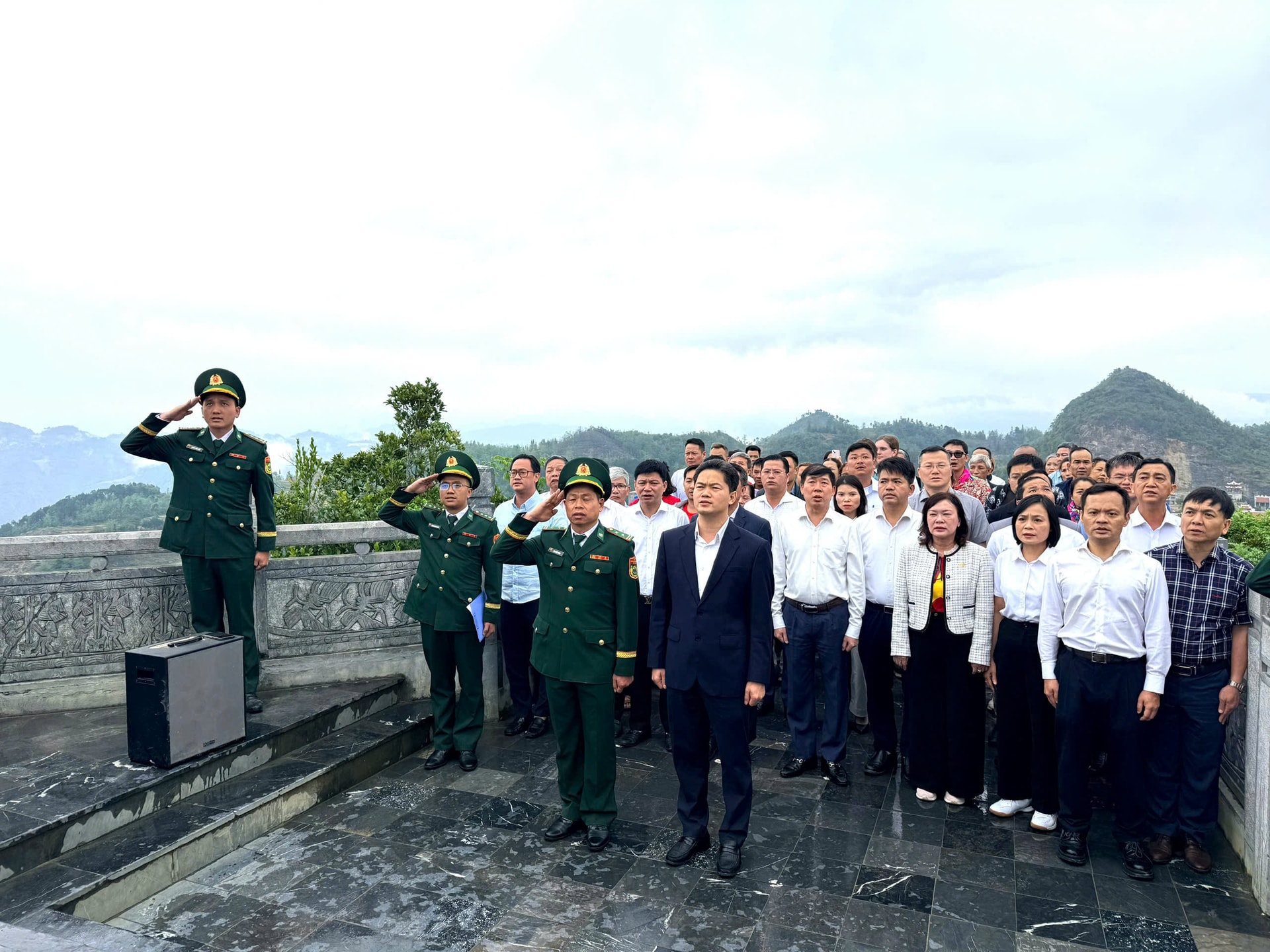Lan tỏa tinh thần phòng bệnh từ sớm, từ xa nơi vùng biên Tổ quốc- Ảnh 1. Lan tỏa tinh thần phòng bệnh từ sớm, từ xa nơi vùng biên Tổ quốc- Ảnh 1.
