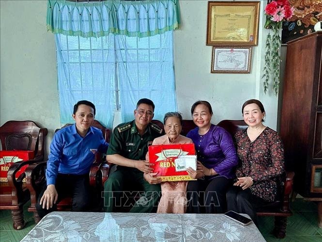 Đề xuất tăng mức chuẩn trợ cấp ưu đãi người có công thêm 8%- Ảnh 1. Đề xuất tăng mức chuẩn trợ cấp ưu đãi người có công thêm 8%- Ảnh 1.