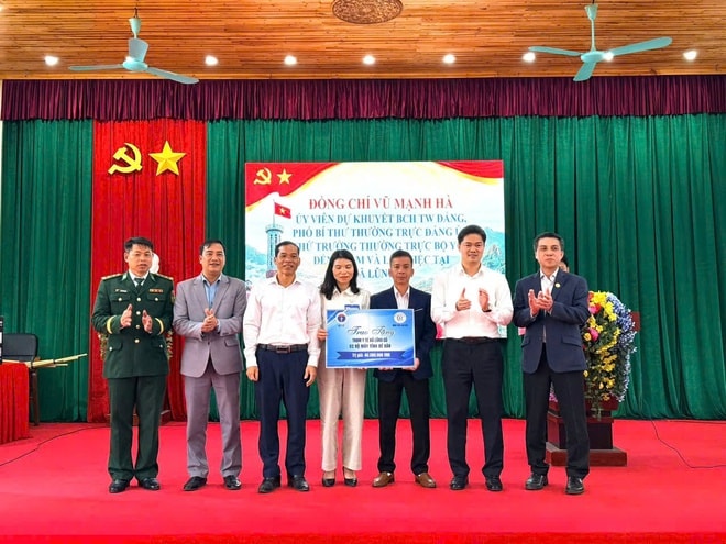 Lan tỏa tinh thần phòng bệnh từ sớm, từ xa nơi vùng biên Tổ quốc- Ảnh 3. Lan tỏa tinh thần phòng bệnh từ sớm, từ xa nơi vùng biên Tổ quốc- Ảnh 3.