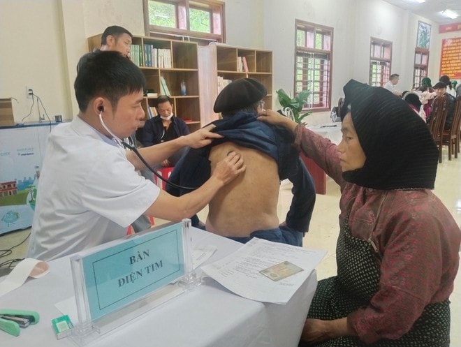Lan tỏa tinh thần phòng bệnh từ sớm, từ xa nơi vùng biên Tổ quốc- Ảnh 12. Lan tỏa tinh thần phòng bệnh từ sớm, từ xa nơi vùng biên Tổ quốc- Ảnh 12.