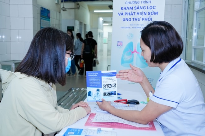 Chỉ hơn 10% bệnh nhân ung thư phổi tại Việt Nam phát hiện bệnh từ giai đoạn sớm- Ảnh 3. Chỉ hơn 10% bệnh nhân ung thư phổi tại Việt Nam phát hiện bệnh từ giai đoạn sớm- Ảnh 3.