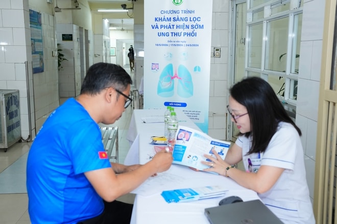 Chỉ hơn 10% bệnh nhân ung thư phổi tại Việt Nam phát hiện bệnh từ giai đoạn sớm- Ảnh 4. Chỉ hơn 10% bệnh nhân ung thư phổi tại Việt Nam phát hiện bệnh từ giai đoạn sớm- Ảnh 4.