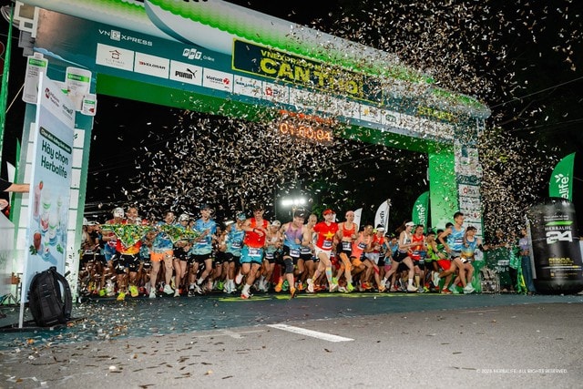 Herbalife Việt Nam tiếp tục đồng hành cùng Giải chạy VnExpress Marathon tại Thành phố Cần Thơ nhằm khuyến khích lối sống năng động và lành mạnh- Ảnh 1. Herbalife Việt Nam tiếp tục đồng hành cùng Giải chạy VnExpress Marathon tại Thành phố Cần Thơ nhằm khuyến khích lối sống năng động và lành mạnh- Ảnh 1.
