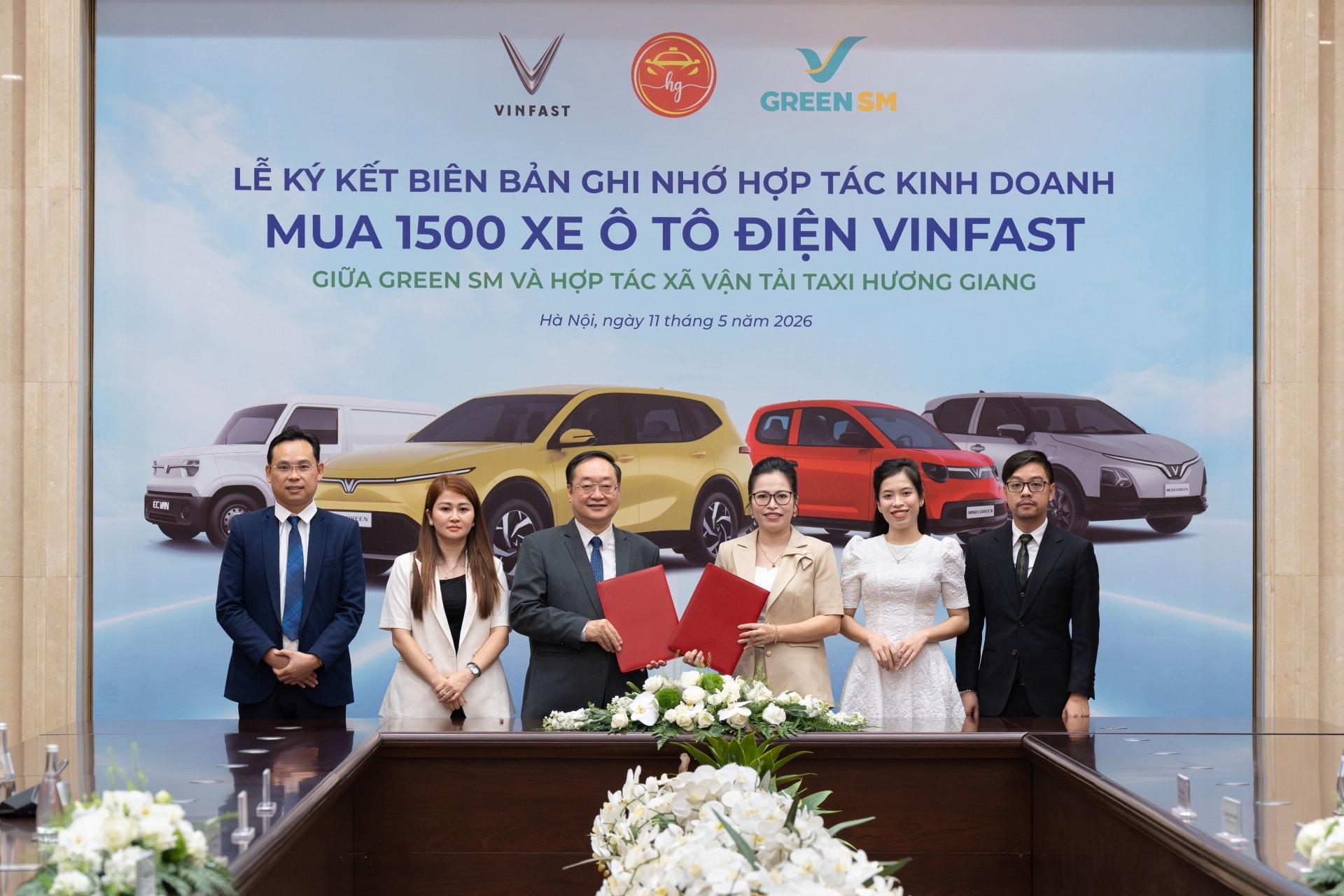 Taxi Hương Giang mua mới 1.500 ô tô điện VinFast, mở rộng hợp tác với Green SM - 2