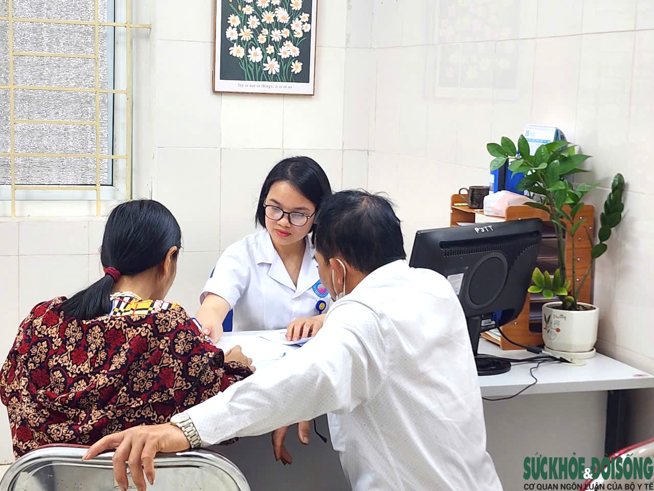 Hotline tư vấn tâm lý, tâm thần được chia sẻ mà không lo bị phán xét- Ảnh 3.