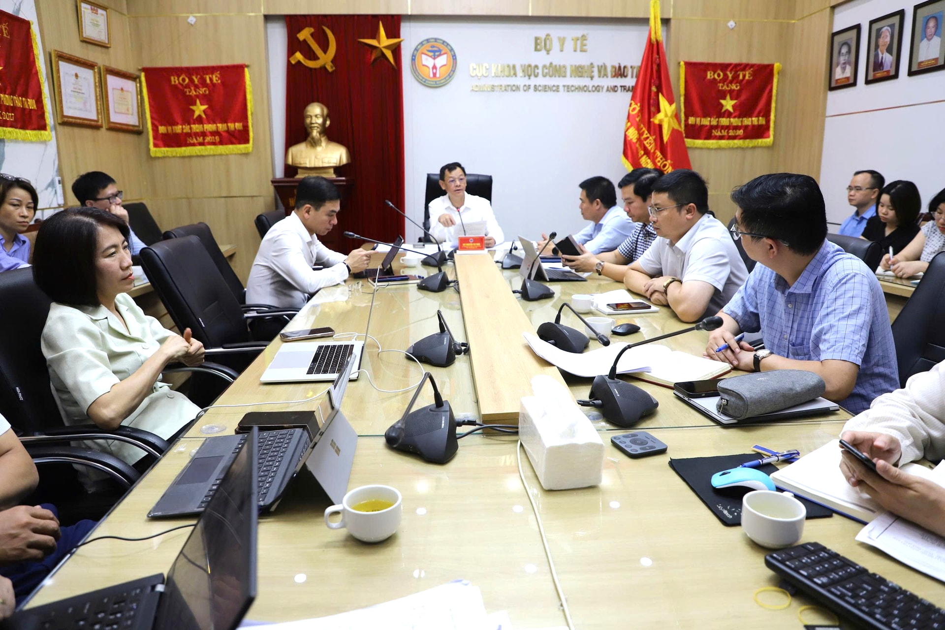 Bộ Y tế tiếp tục đôn đốc tiến độ xây dựng cơ sở dữ liệu y tế, thúc đẩy Sổ sức khỏe điện tử- Ảnh 2.