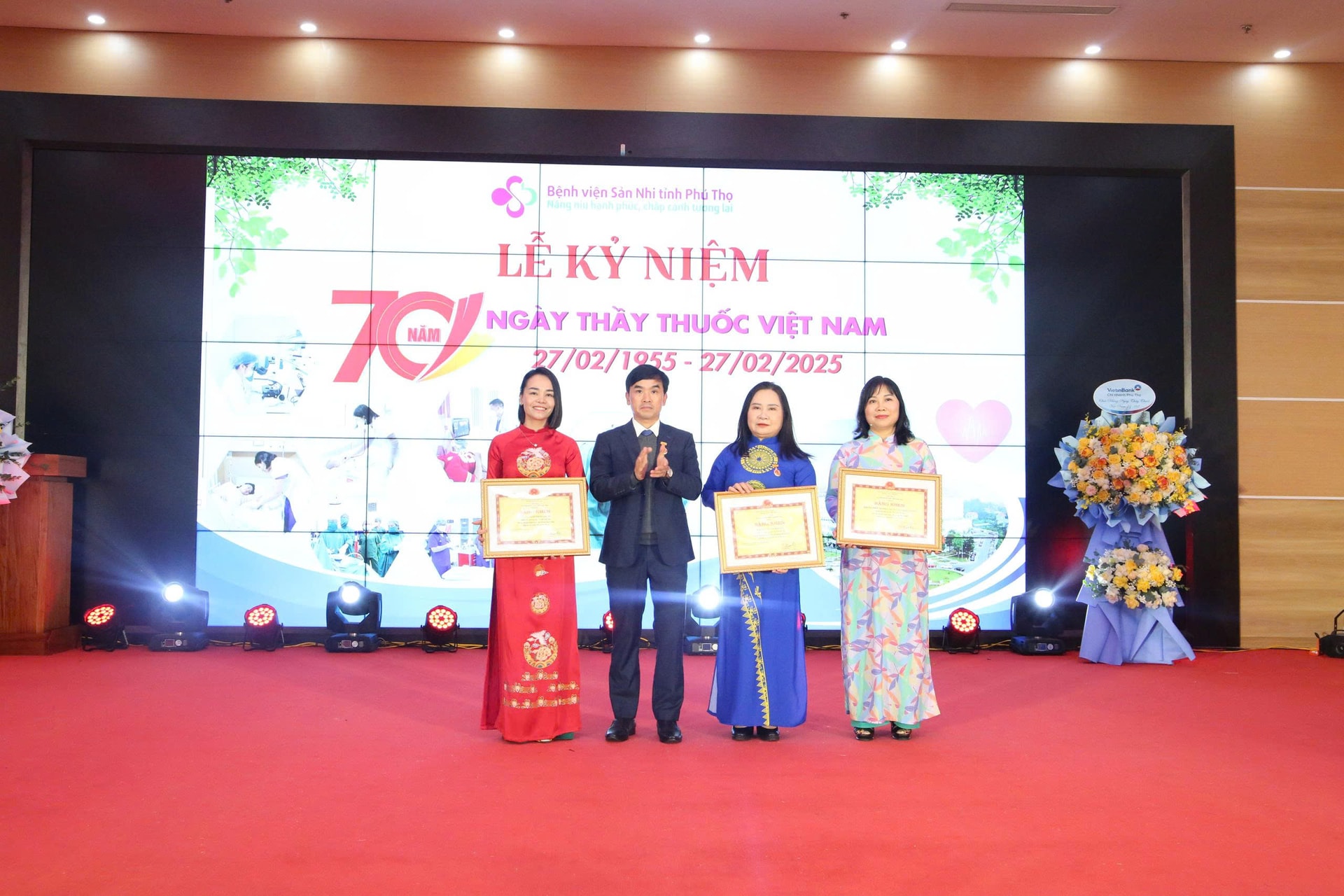 Nữ điều dưỡng Sản Nhi: 'Sau mỗi mũi tiêm, ca trực là trách nhiệm với tính mạng con người'- Ảnh 4. Nữ điều dưỡng Sản Nhi: 'Sau mỗi mũi tiêm, ca trực là trách nhiệm với tính mạng con người'- Ảnh 4.