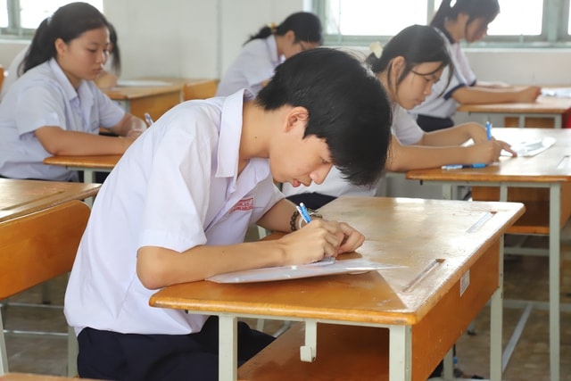 Chuyên gia cảnh báo nguy cơ rối loạn lo âu, trầm cảm do áp lực thi cử ở học sinh- Ảnh 3. Chuyên gia cảnh báo nguy cơ rối loạn lo âu, trầm cảm do áp lực thi cử ở học sinh- Ảnh 3.