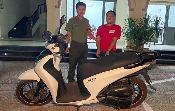 Chở khách lúc đêm khuya, tài xế công nghệ bị tấn công cướp xe SH- Ảnh 2. Chở khách lúc đêm khuya, tài xế công nghệ bị tấn công cướp xe SH- Ảnh 2.