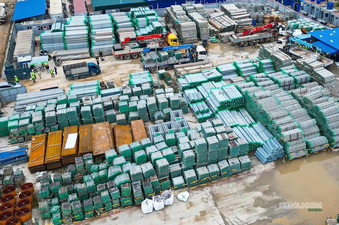 Hà Nội: Lộ diện những hàng ghế đầu tiên của sân vận động 135.000 chỗ- Ảnh 7. Hà Nội: Lộ diện những hàng ghế đầu tiên của sân vận động 135.000 chỗ- Ảnh 7.