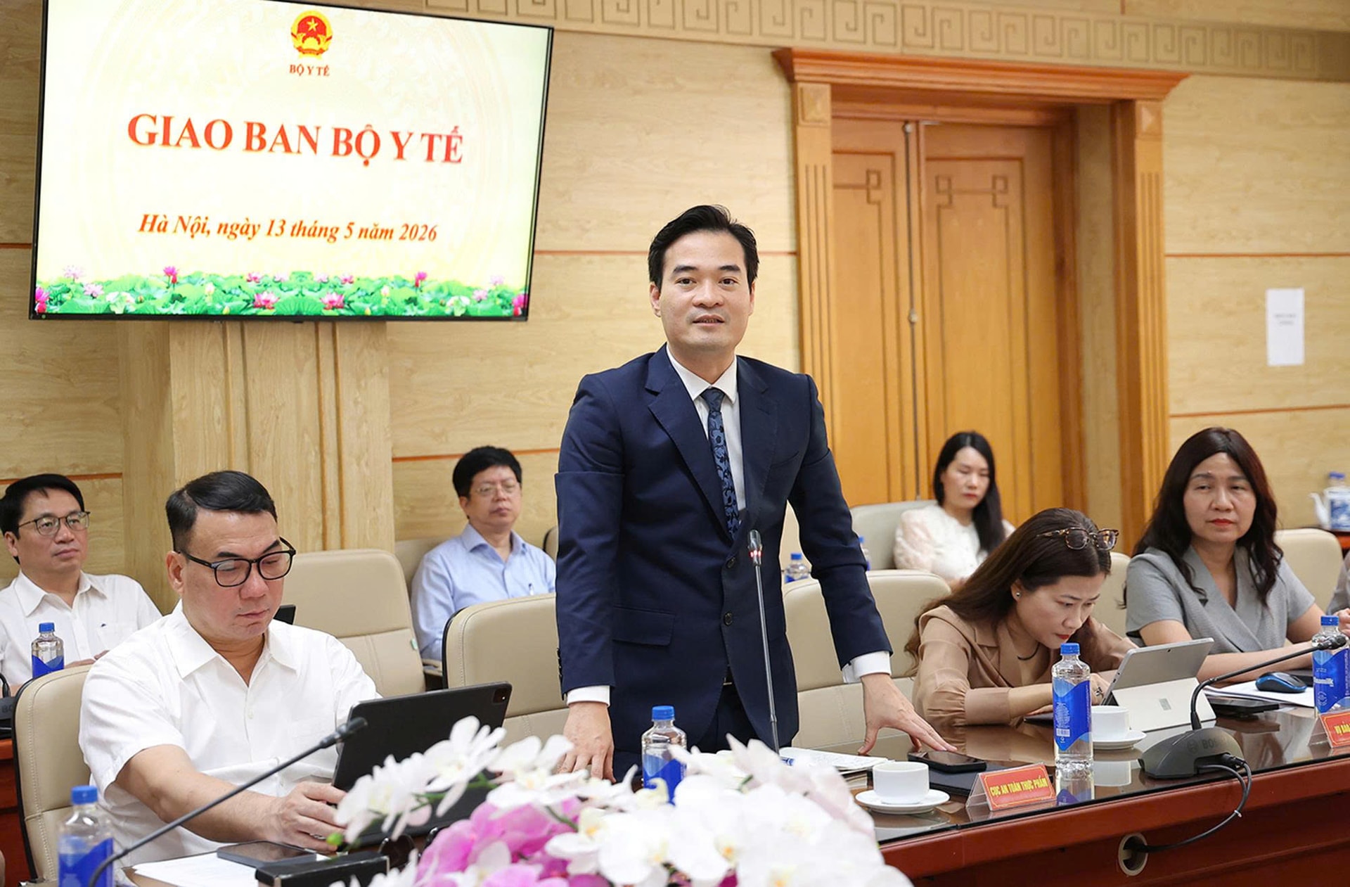 Bộ trưởng Bộ Y tế Đào Hồng Lan trao quyết định bổ nhiệm Cục trưởng Cục An toàn thực phẩm- Ảnh 5. Bộ trưởng Bộ Y tế Đào Hồng Lan trao quyết định bổ nhiệm Cục trưởng Cục An toàn thực phẩm- Ảnh 5.