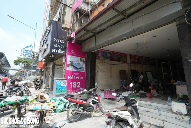 Cận cảnh loạt công trình mặt đường Nguyễn Trãi được tháo dỡ làm đường Vành đai 2,5- Ảnh 6. Cận cảnh loạt công trình mặt đường Nguyễn Trãi được tháo dỡ làm đường Vành đai 2,5- Ảnh 6.