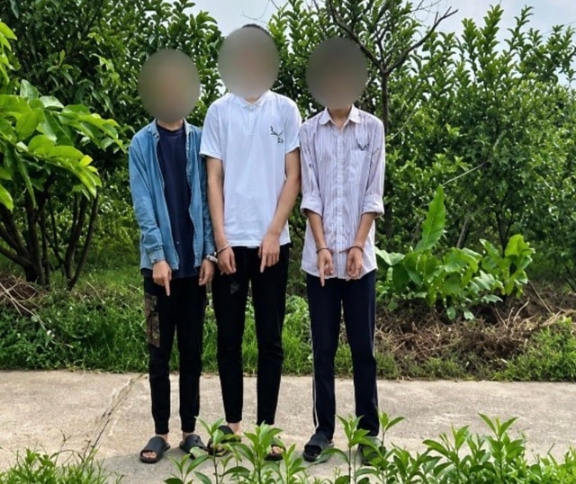 Bắt 4 thiếu niên chặn đường cướp xe máy trong đêm ở Hà Nội- Ảnh 1. Bắt 4 thiếu niên chặn đường cướp xe máy trong đêm ở Hà Nội- Ảnh 1.