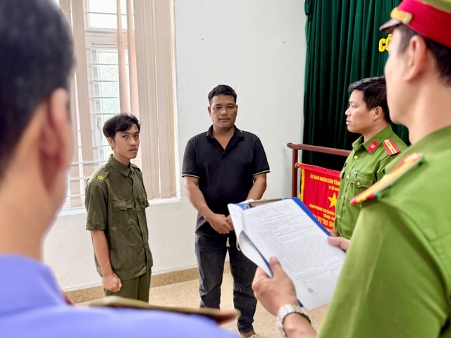 Khởi tố tài xế xe tải vụ tai nạn trên cao tốc khiến 3 người bị thương tại Huế- Ảnh 1. Khởi tố tài xế xe tải vụ tai nạn trên cao tốc khiến 3 người bị thương tại Huế- Ảnh 1.