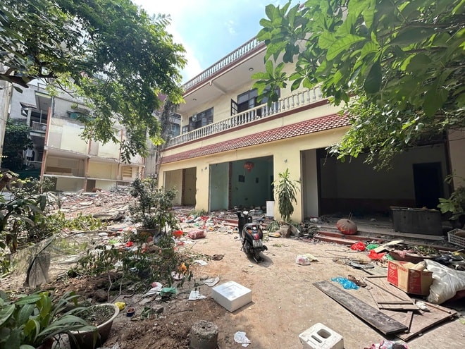 Cận cảnh loạt công trình mặt đường Nguyễn Trãi được tháo dỡ làm đường Vành đai 2,5- Ảnh 7. Cận cảnh loạt công trình mặt đường Nguyễn Trãi được tháo dỡ làm đường Vành đai 2,5- Ảnh 7.