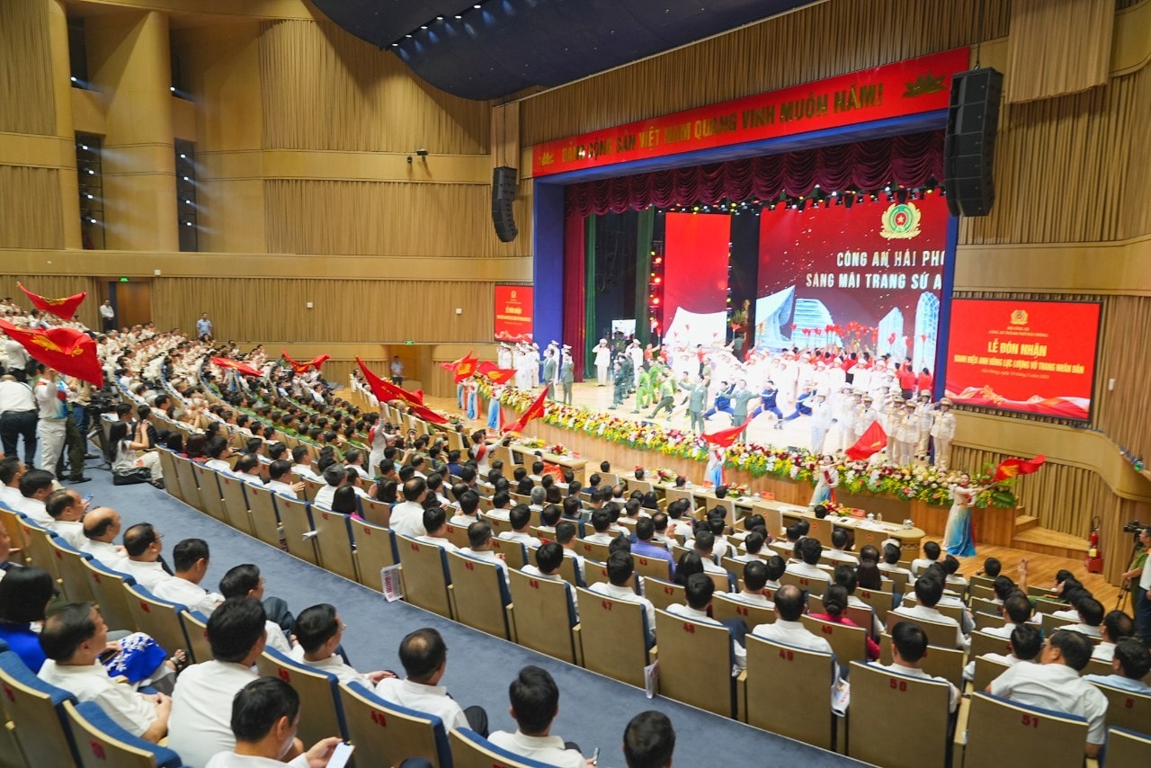 Niềm vui lớn của lực lượng Công an Hải Phòng- Ảnh 2. Niềm vui lớn của lực lượng Công an Hải Phòng- Ảnh 2.