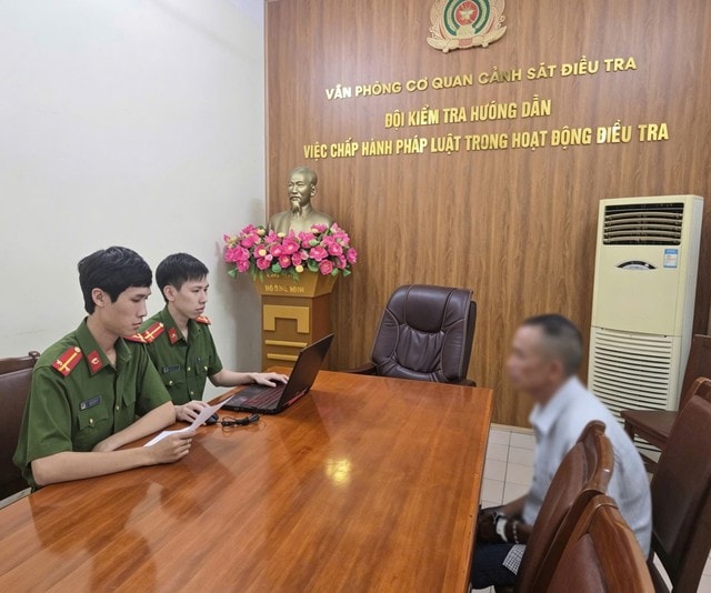 Tạm giữ hình sự người đàn ông xâm hại bé gái 6 tuổi ở Quảng Ninh- Ảnh 1. Tạm giữ hình sự người đàn ông xâm hại bé gái 6 tuổi ở Quảng Ninh- Ảnh 1.