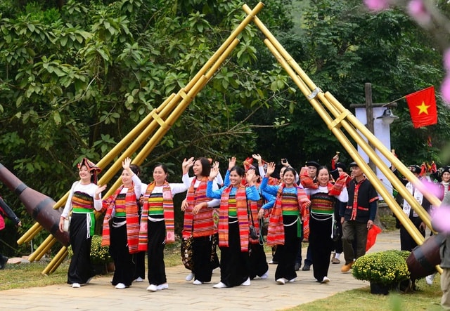 Từ 1/7, Hà Nội chính thức quản lý Làng Văn hóa - Du lịch các dân tộc Việt Nam- Ảnh 1.