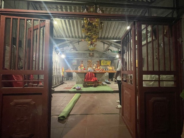 Tạm giữ đối tượng lợi dụng giải bùa 'Tứ Phủ' tại điện thờ để hiếp dâm- Ảnh 1. Tạm giữ đối tượng lợi dụng giải bùa 'Tứ Phủ' tại điện thờ để hiếp dâm- Ảnh 1.