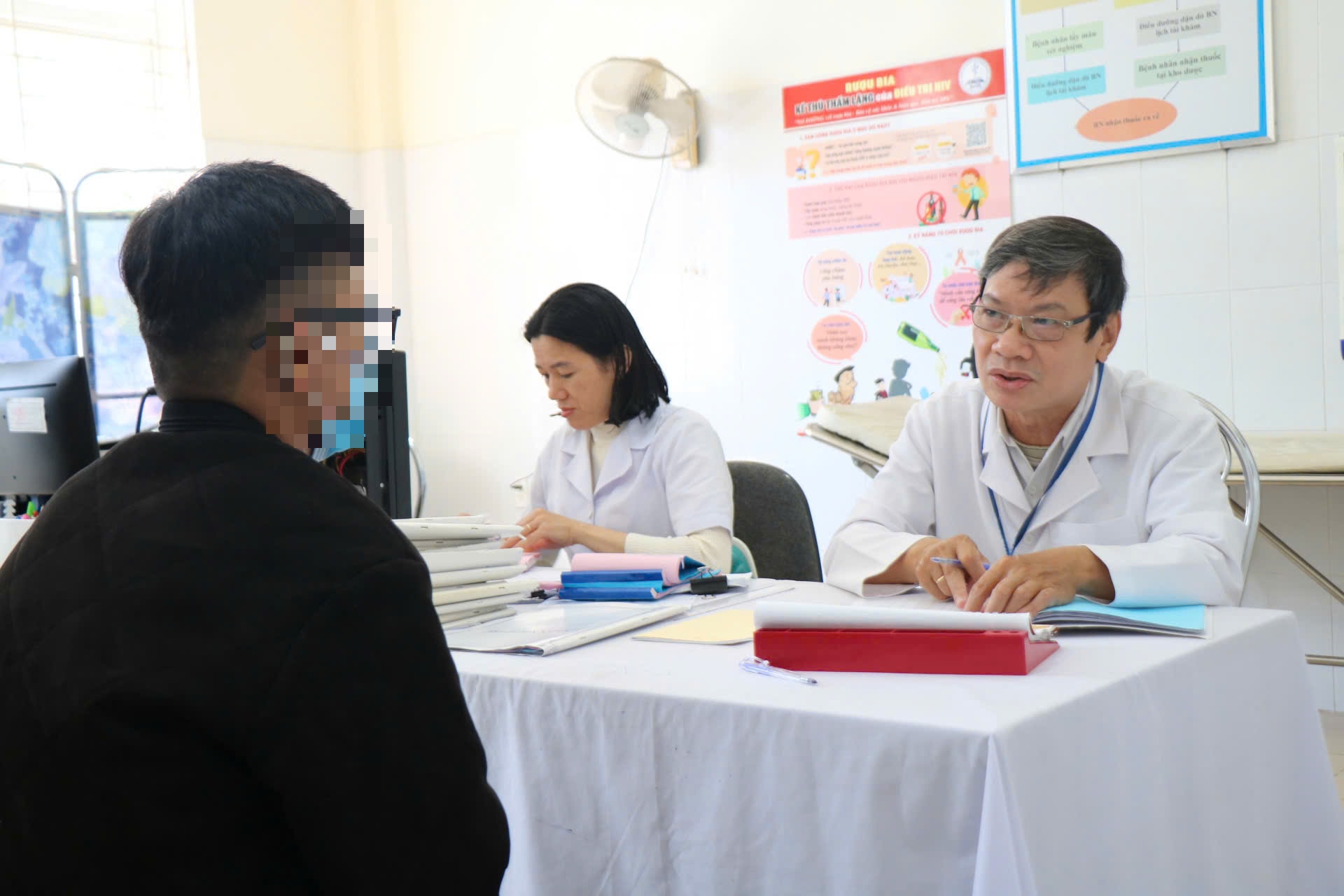 Huế mở rộng xét nghiệm HIV, hướng tới chấm dứt dịch bệnh AIDS vào năm 2030- Ảnh 3.
