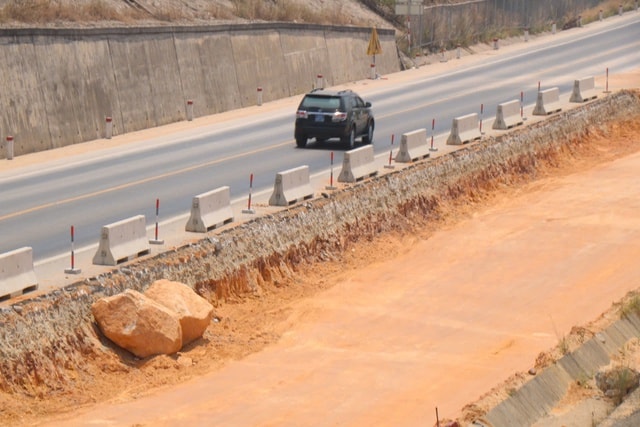 Lý do đề xuất tạm dừng hoạt động cao tốc Cam Lộ - La Sơn vào ban đêm- Ảnh 2. Lý do đề xuất tạm dừng hoạt động cao tốc Cam Lộ - La Sơn vào ban đêm- Ảnh 2.
