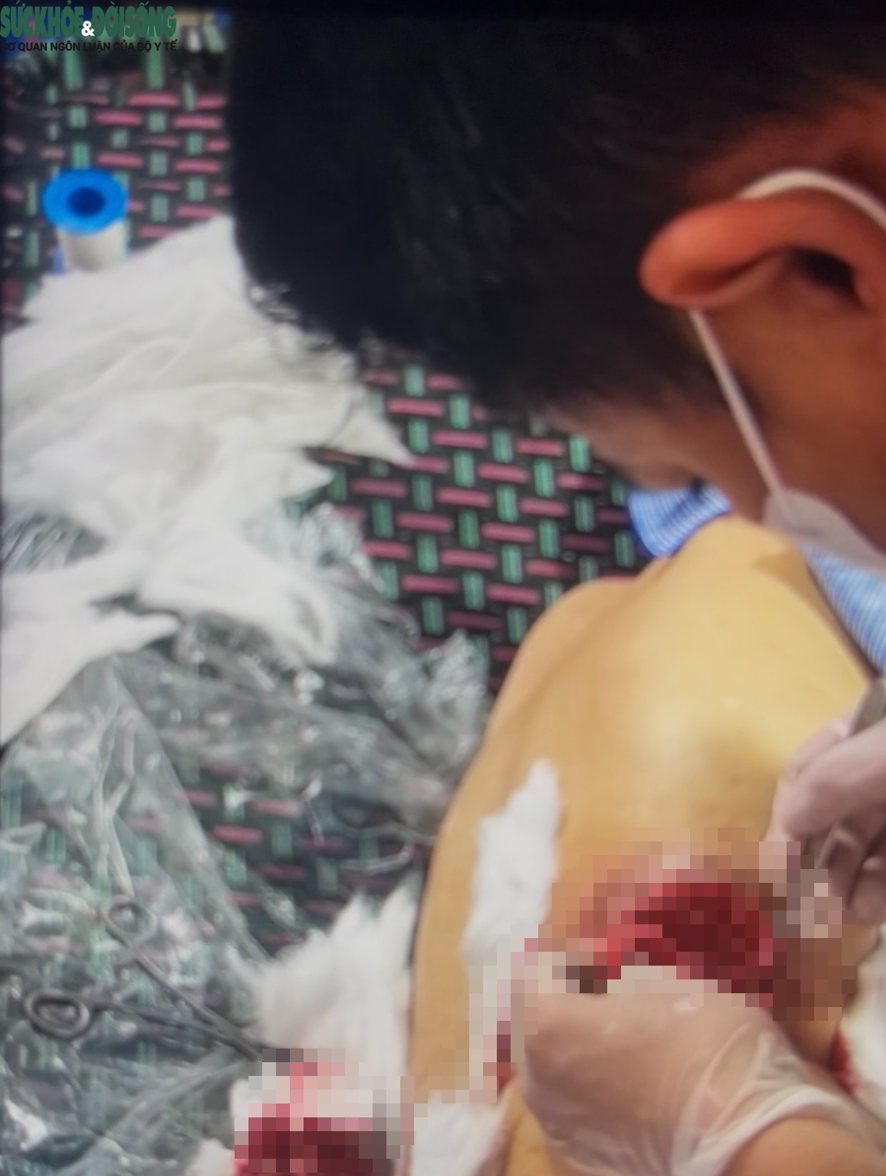 Xâm nhập cơ sở ‘CHUA BENH BANG NUOC’ trị ung thư- Ảnh 8. Xâm nhập cơ sở ‘CHUA BENH BANG NUOC’ trị ung thư- Ảnh 8.