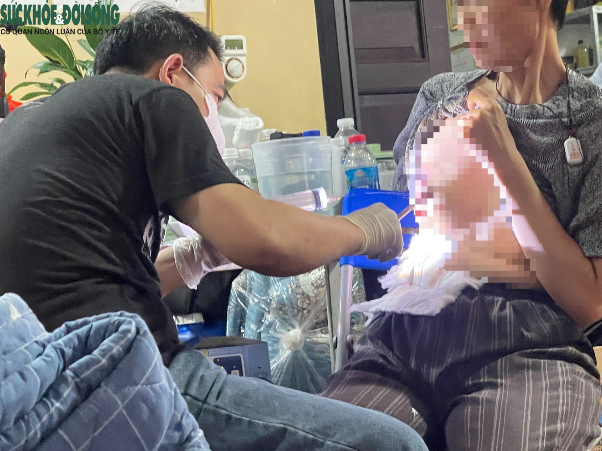 Chuyện rùng mình giữa Hà Nội: Tự ý 'mổ' khối u ngay tại cơ sở chữa bệnh bằng nước- Ảnh 3.