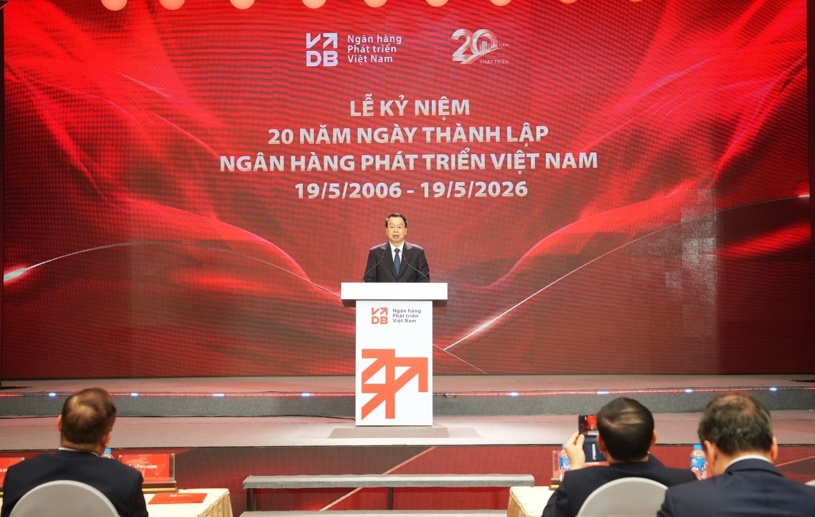 VDB kỷ niệm 20 năm thành lập: Khẳng định vai trò định chế tài chính phát triển của Nhà nước- Ảnh 3. VDB kỷ niệm 20 năm thành lập: Khẳng định vai trò định chế tài chính phát triển của Nhà nước- Ảnh 3.