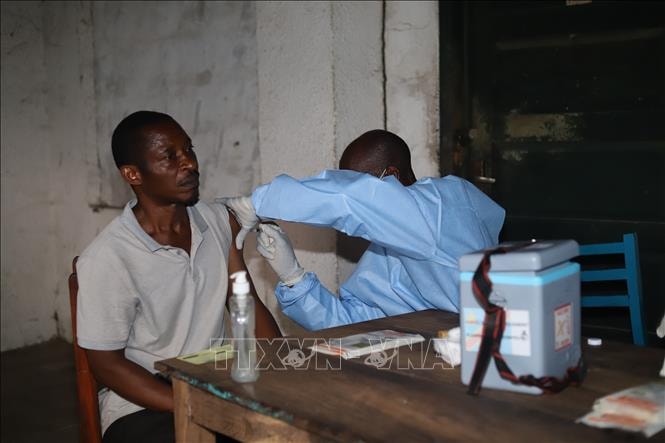 Nguy cơ lây lan virus Ebola xuyên biên giới- Ảnh 1. Nguy cơ lây lan virus Ebola xuyên biên giới- Ảnh 1.