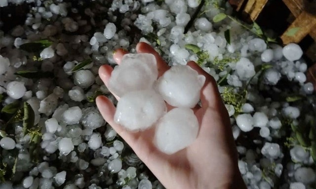 Mưa đá xối xả có xuất hiện khi miền Bắc chuyển mưa dông chiều tối nay?- Ảnh 1.