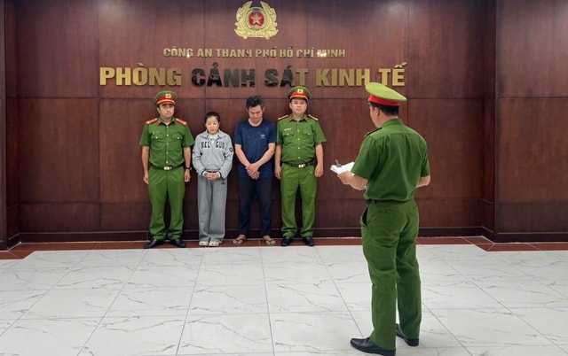 TPHCM: Hơn 4 tấn bột ngọt giả bị tuồn ra thị trường trong khoảng 4 tháng- Ảnh 1. TPHCM: Hơn 4 tấn bột ngọt giả bị tuồn ra thị trường trong khoảng 4 tháng- Ảnh 1.